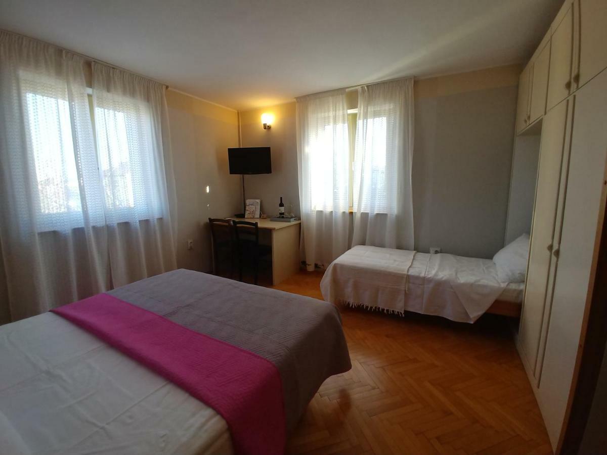 Room Bm Pula Exterior foto
